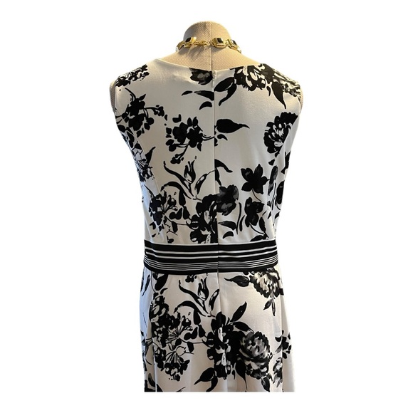 Lane Bryant Women’s Black White Skater Dress Size 26/28 - Picture 4 of 13